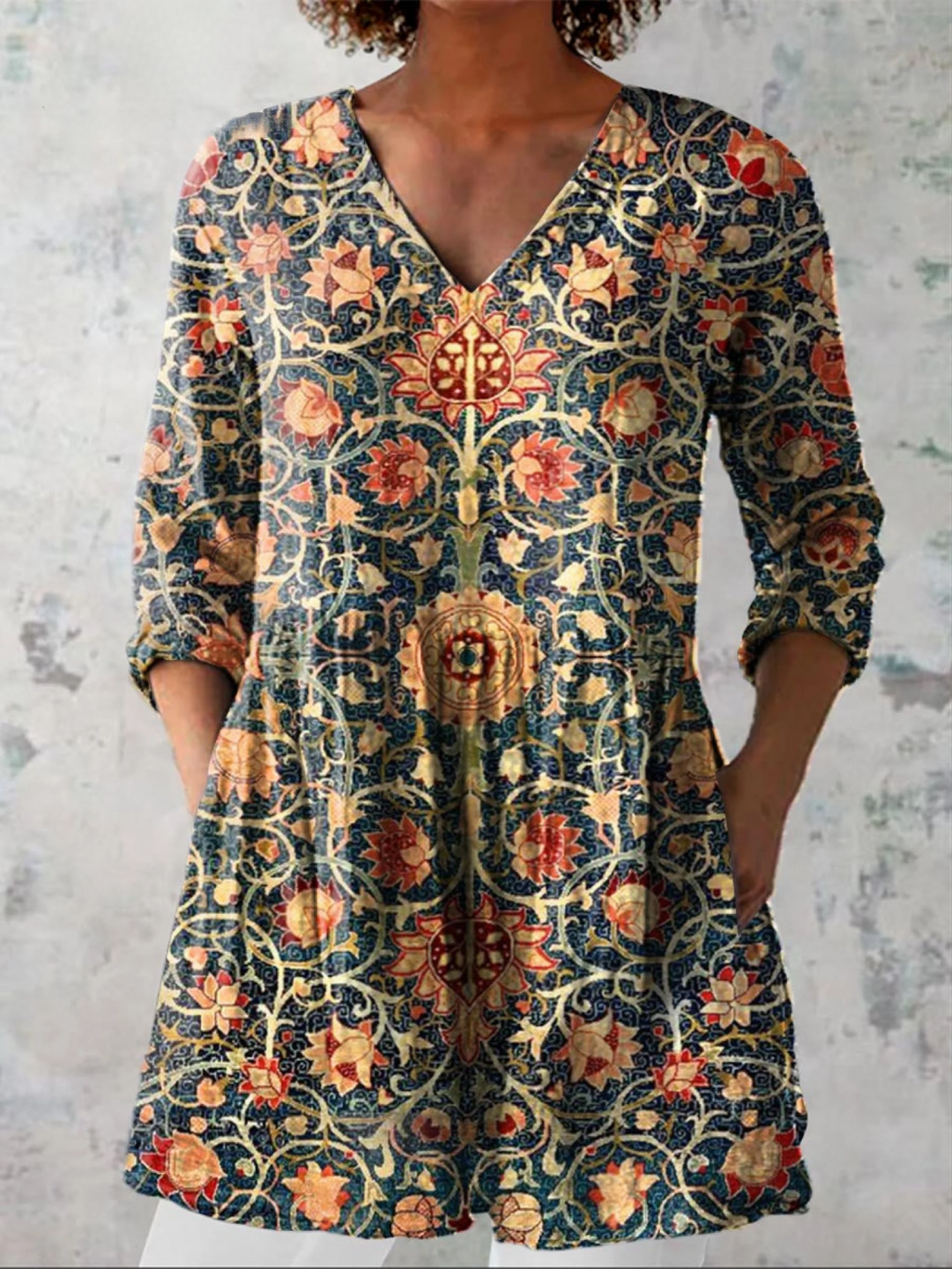 Celine | Lang bluse med V-hals