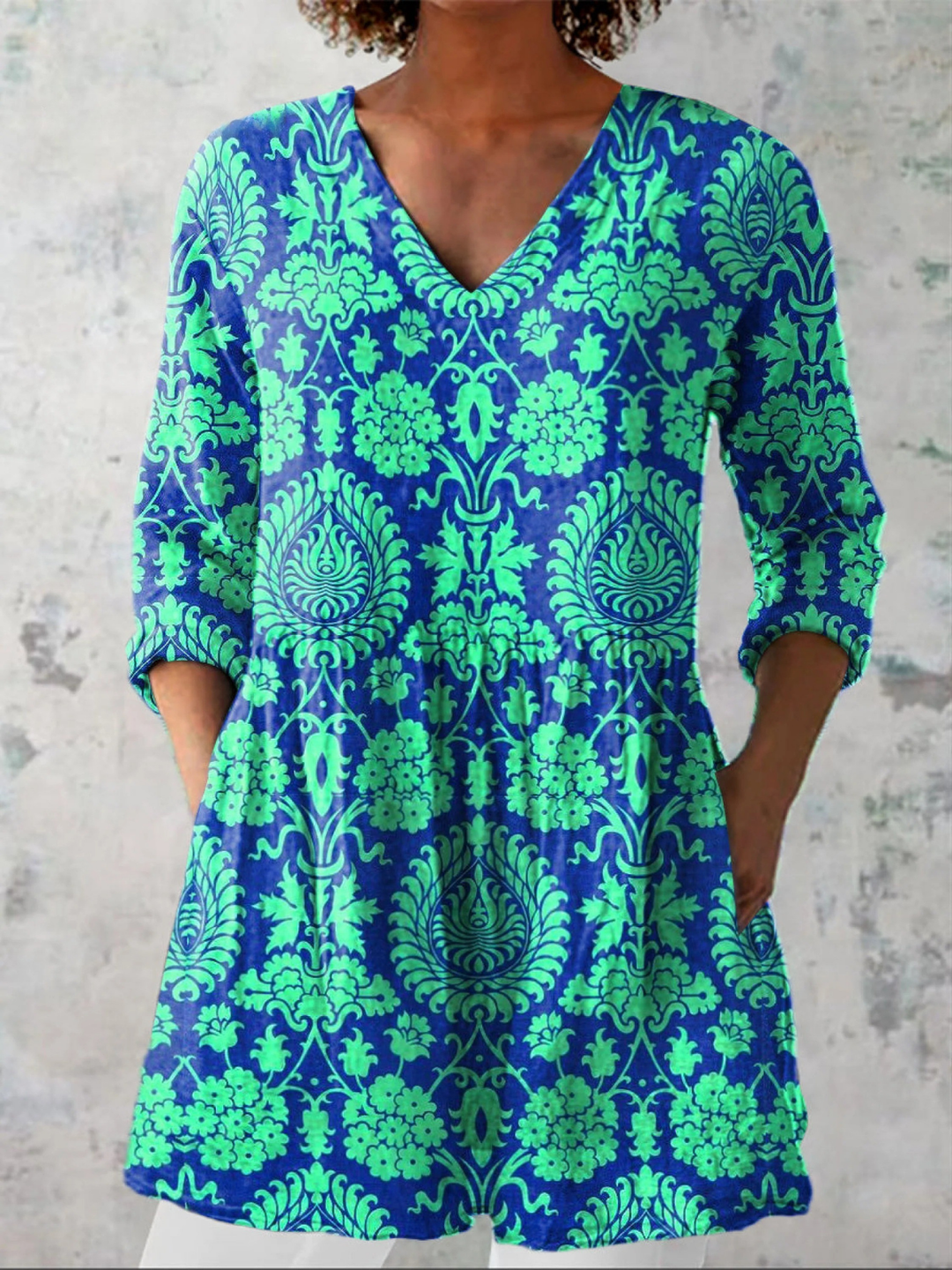 Ines | Lang Bluse med V-hals