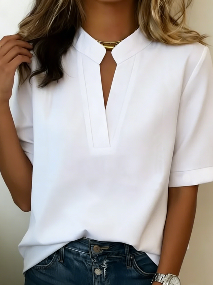 Margaux | Chic V-ringet Bluse med Gull Detalj