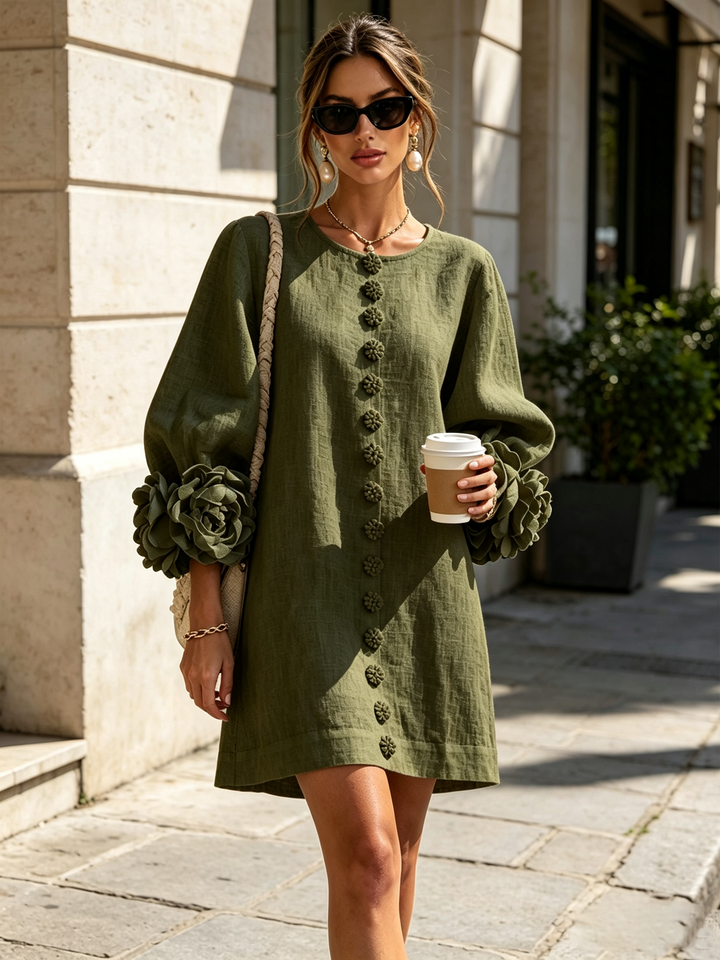 Freja | Elegant Kjole med Blomstrete Mansjetter