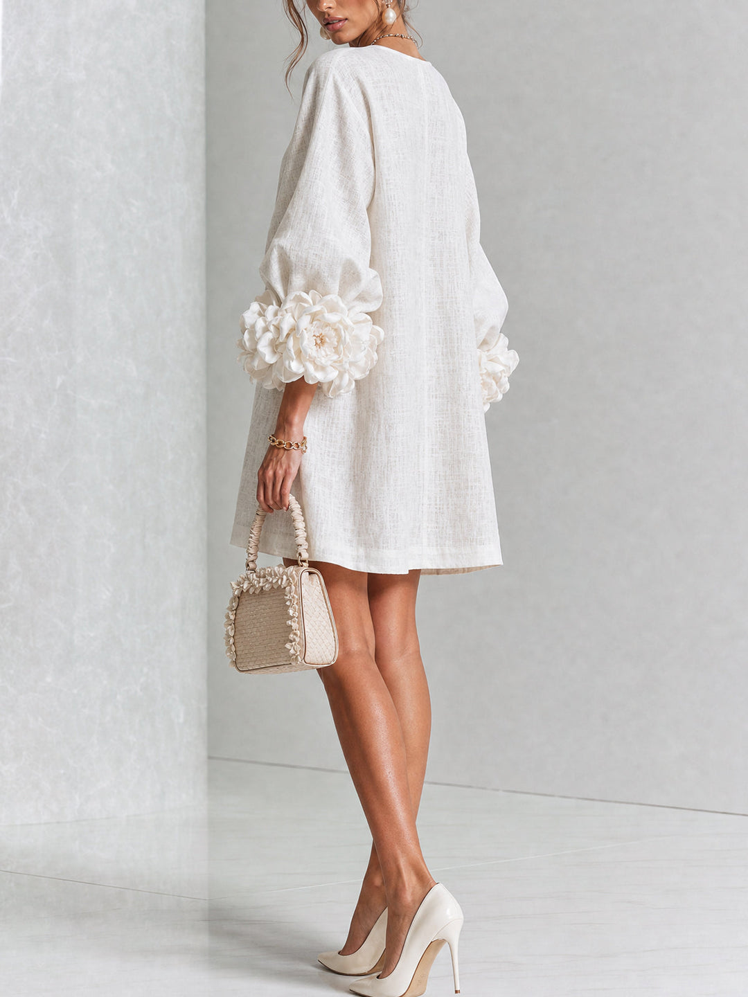 Freja | Elegant Kjole med Blomstrete Mansjetter