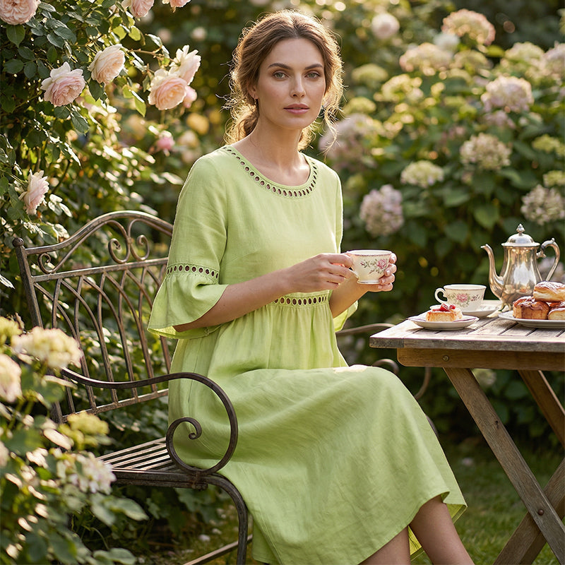 Agatha | Elegant Midikjole som Skjuler Magen